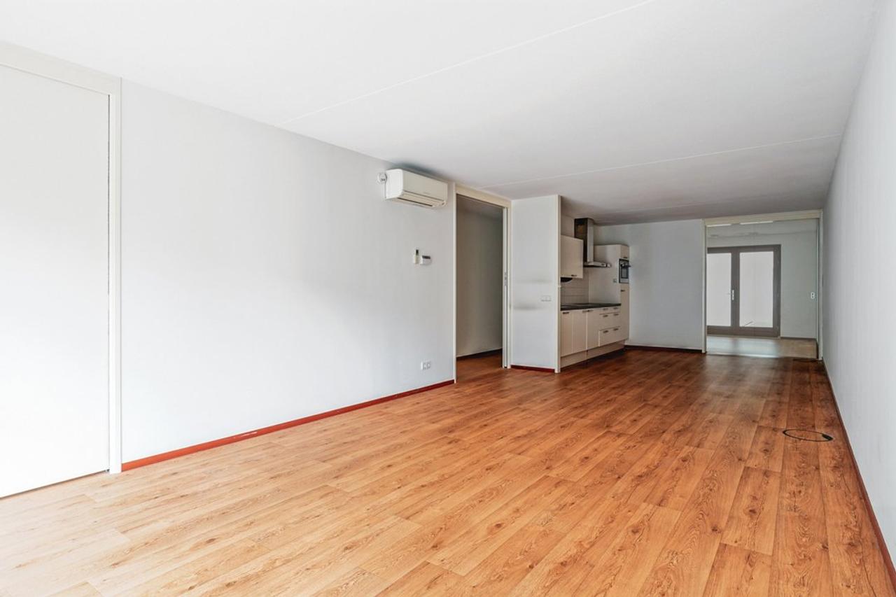 102 m² apartment with parking - Image 3