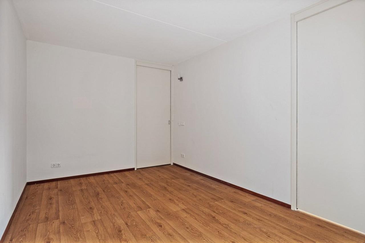 102 m² apartment with parking - Image 10