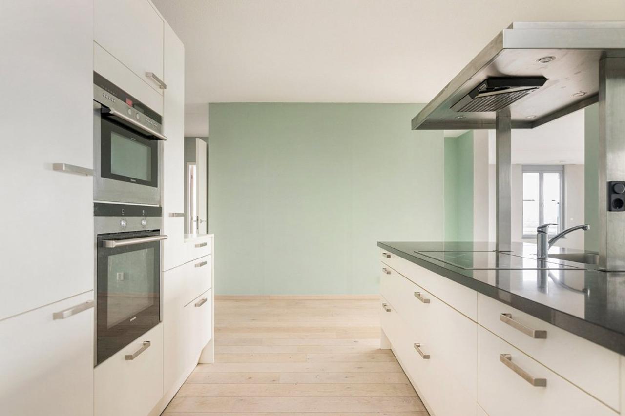 153 m² apartment with kitchen island - Image 5