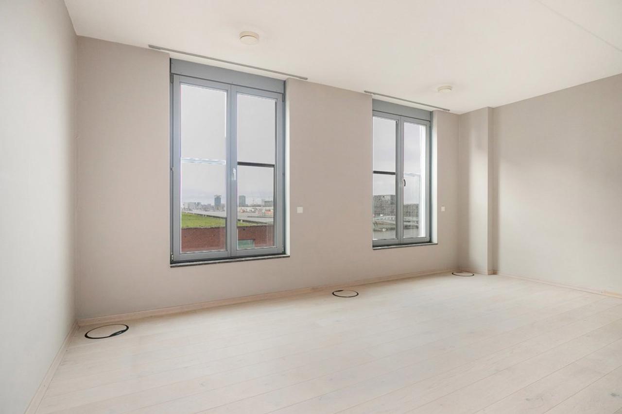 153 m² apartment with kitchen island - Image 9