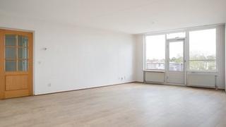 80 m² appartement met balkon in Italiaanse buurt - Afbeelding 2