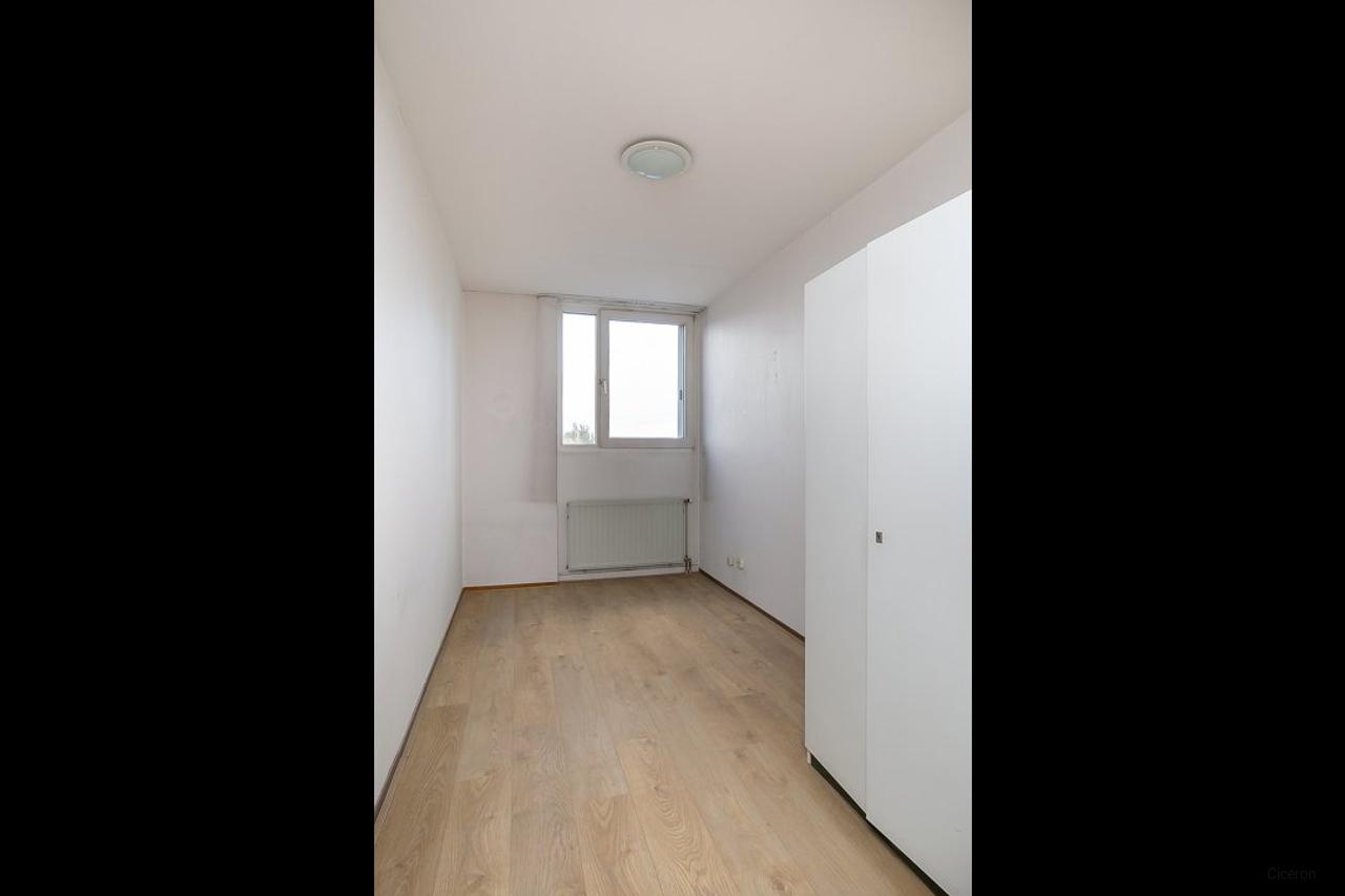 80 m² appartement met balkon in Italiaanse buurt - Afbeelding 8