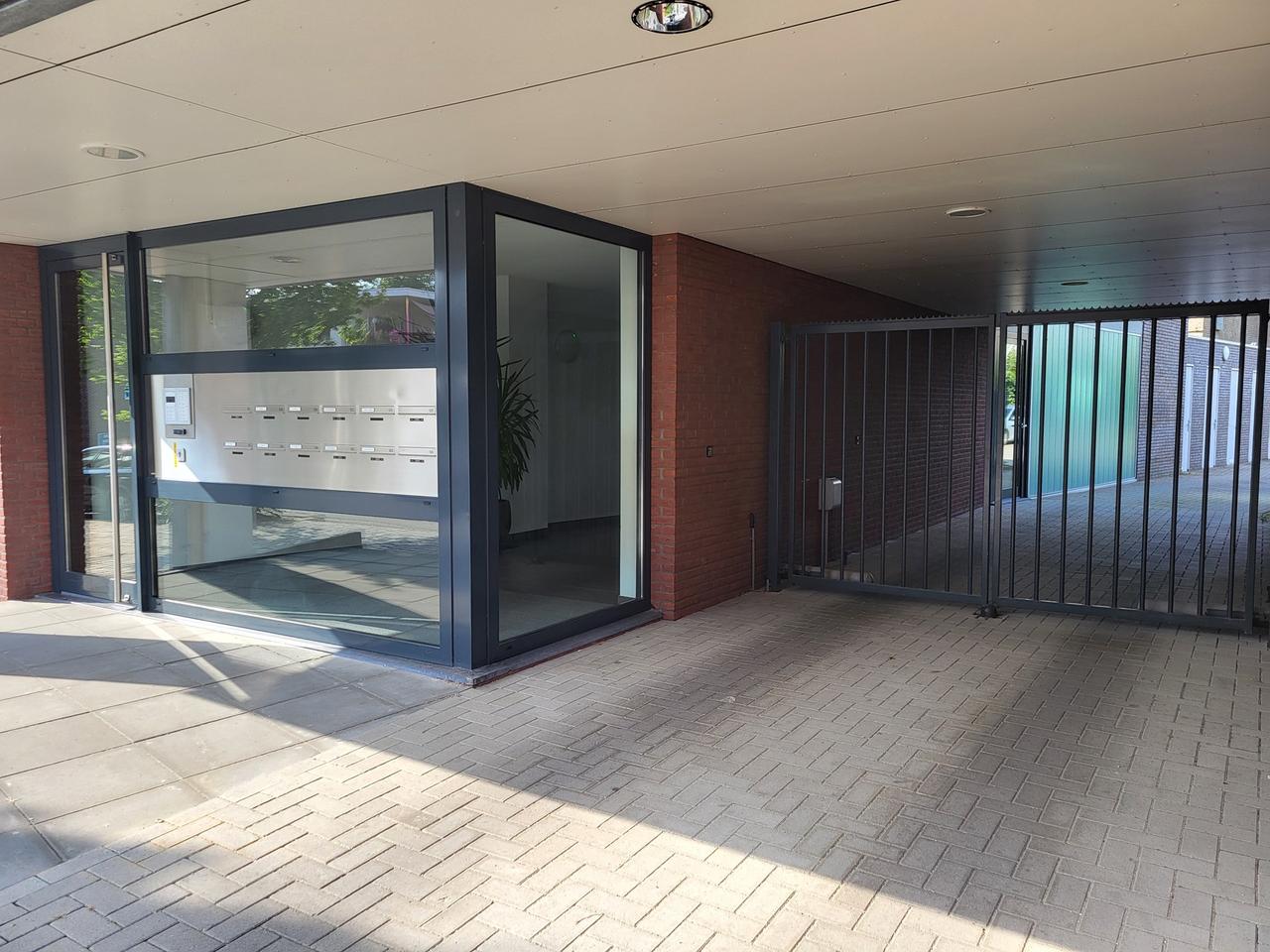 Modern 3-kamerappartement met balkon en parking - Afbeelding 3