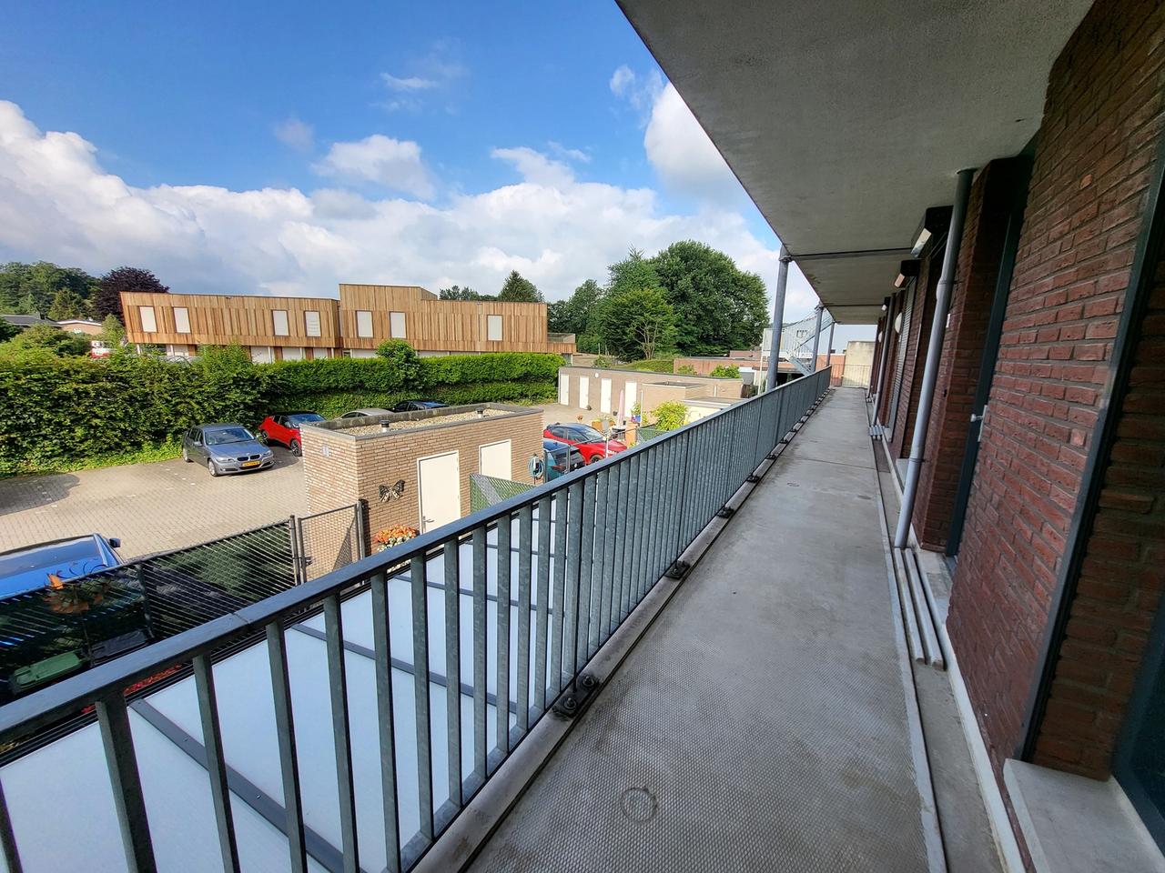 Modern 3-kamerappartement met balkon en parking - Afbeelding 8