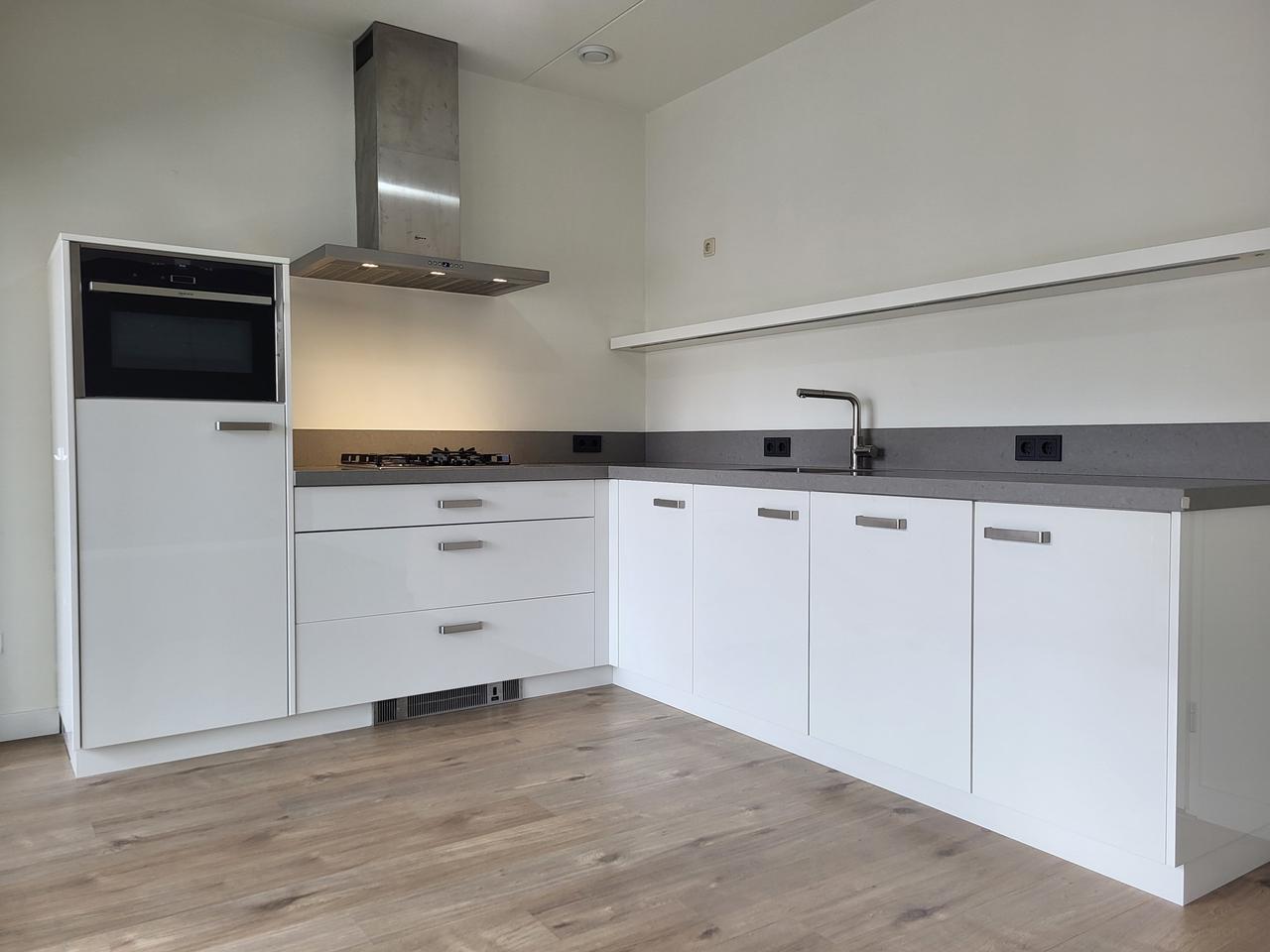 Modern 3-kamerappartement met balkon en parking - Afbeelding 15