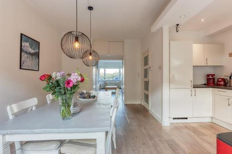 Furnished ground-floor apartment with garden - Image 3