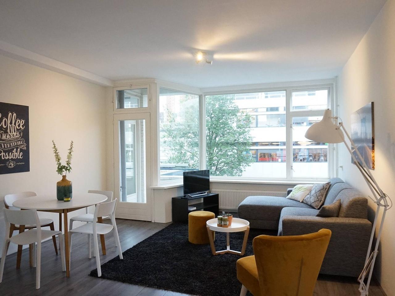 Furnished apartment with Laurens Church views - Image 2