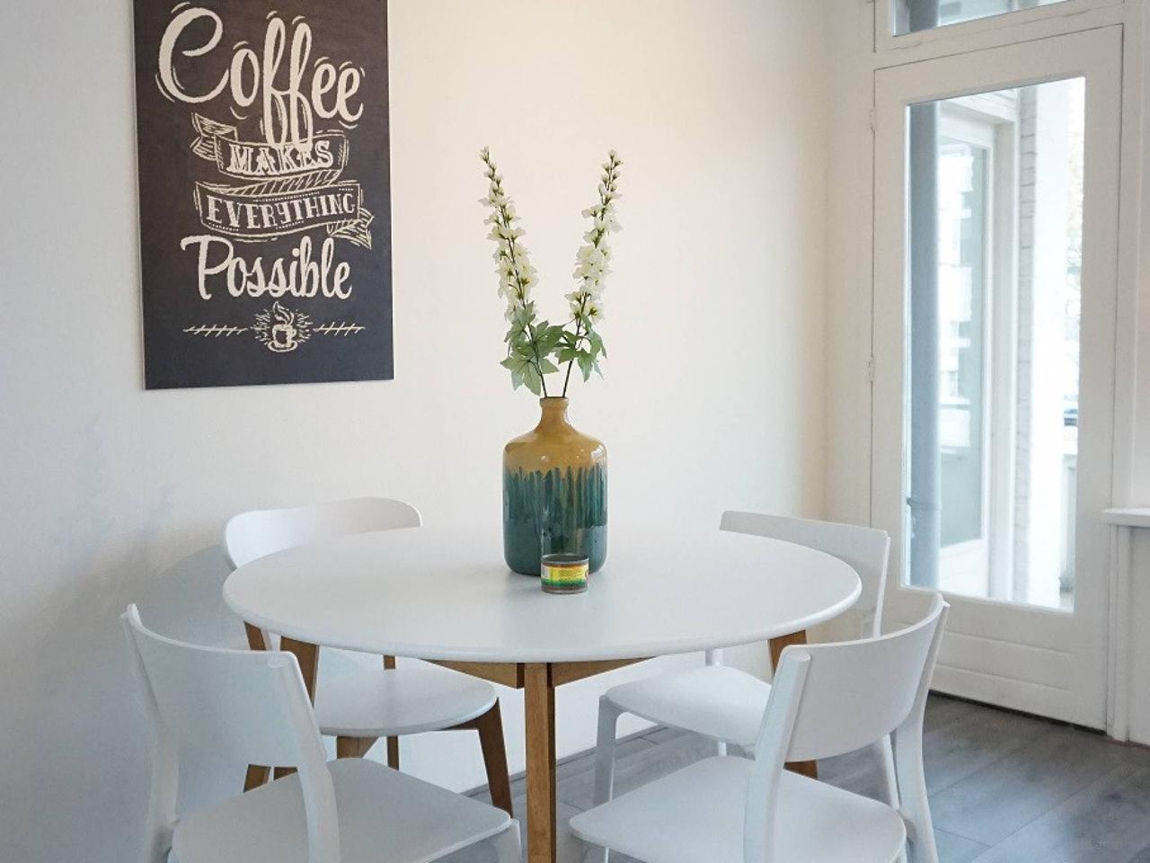 Furnished apartment with Laurens Church views - Image 5