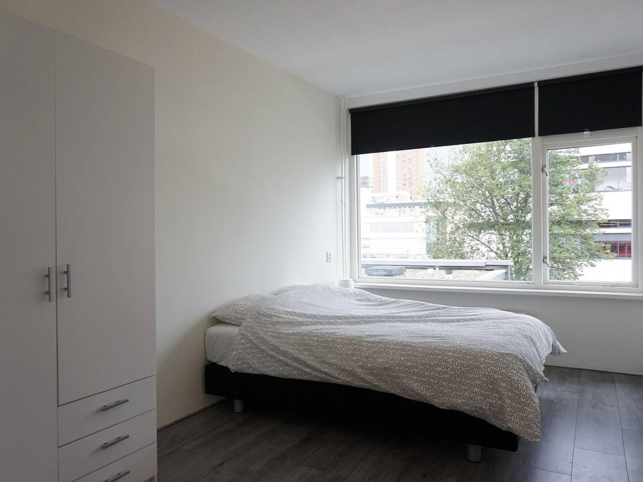 Furnished apartment with Laurens Church views - Image 6