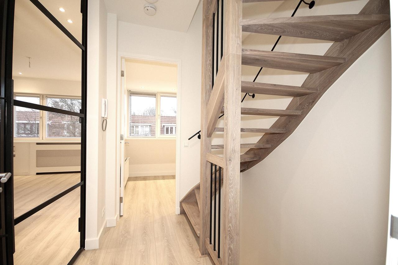 105 m² upper-floor apartment with 2 terraces - Image 9