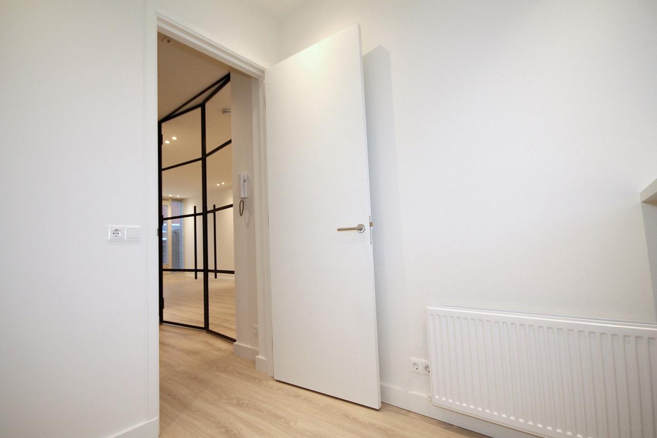 105 m² upper-floor apartment with 2 terraces - Image 10