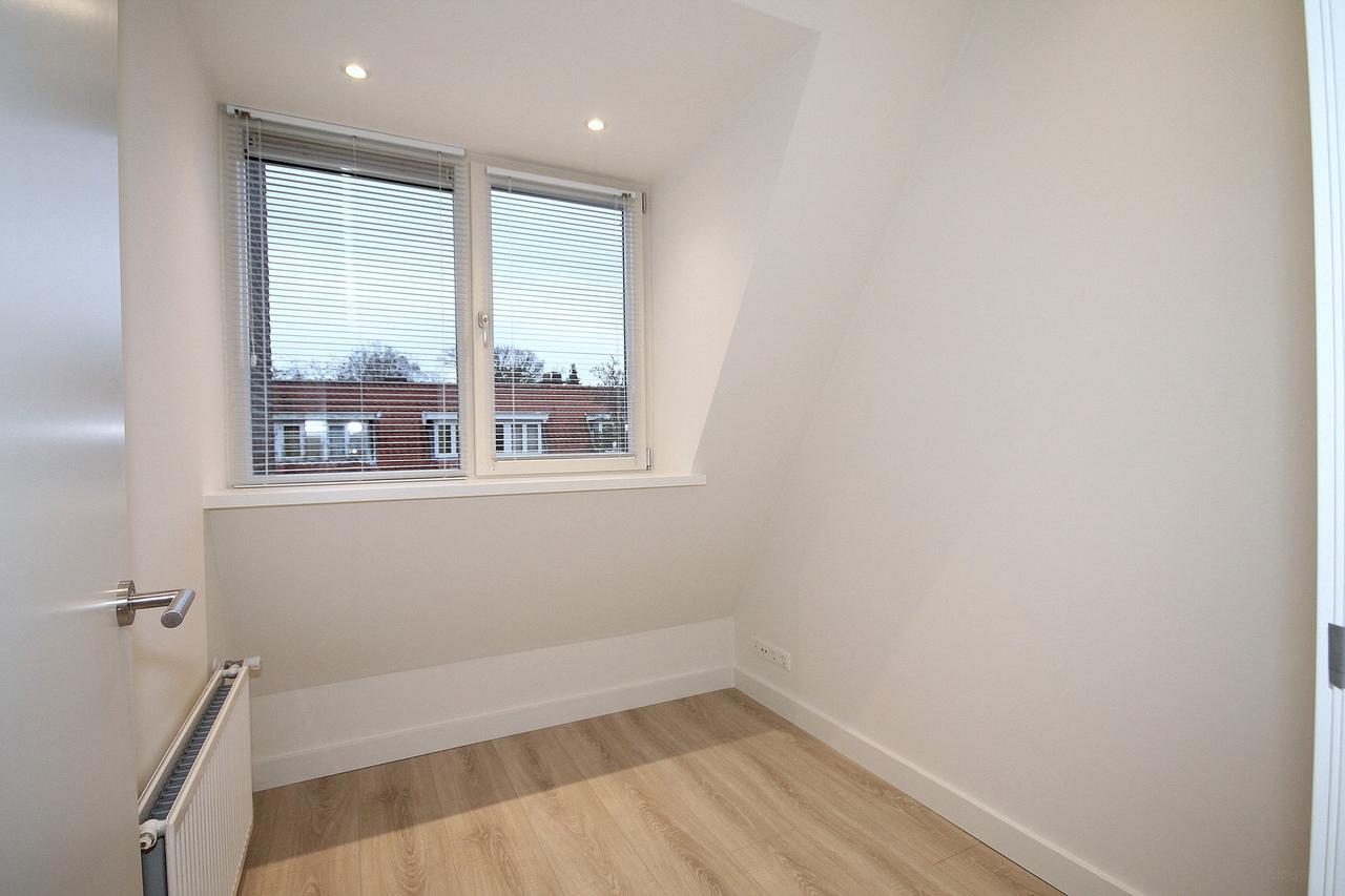 105 m² upper-floor apartment with 2 terraces - Image 11