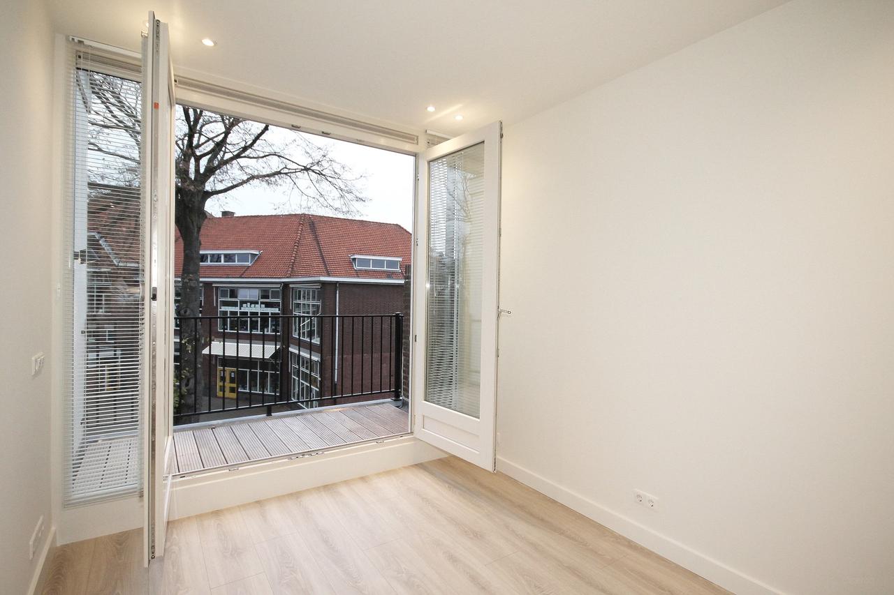 105 m² upper-floor apartment with 2 terraces - Image 27