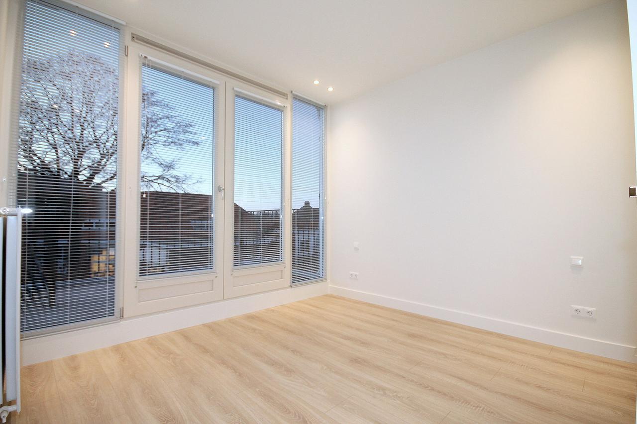 105 m² upper-floor apartment with 2 terraces - Image 28