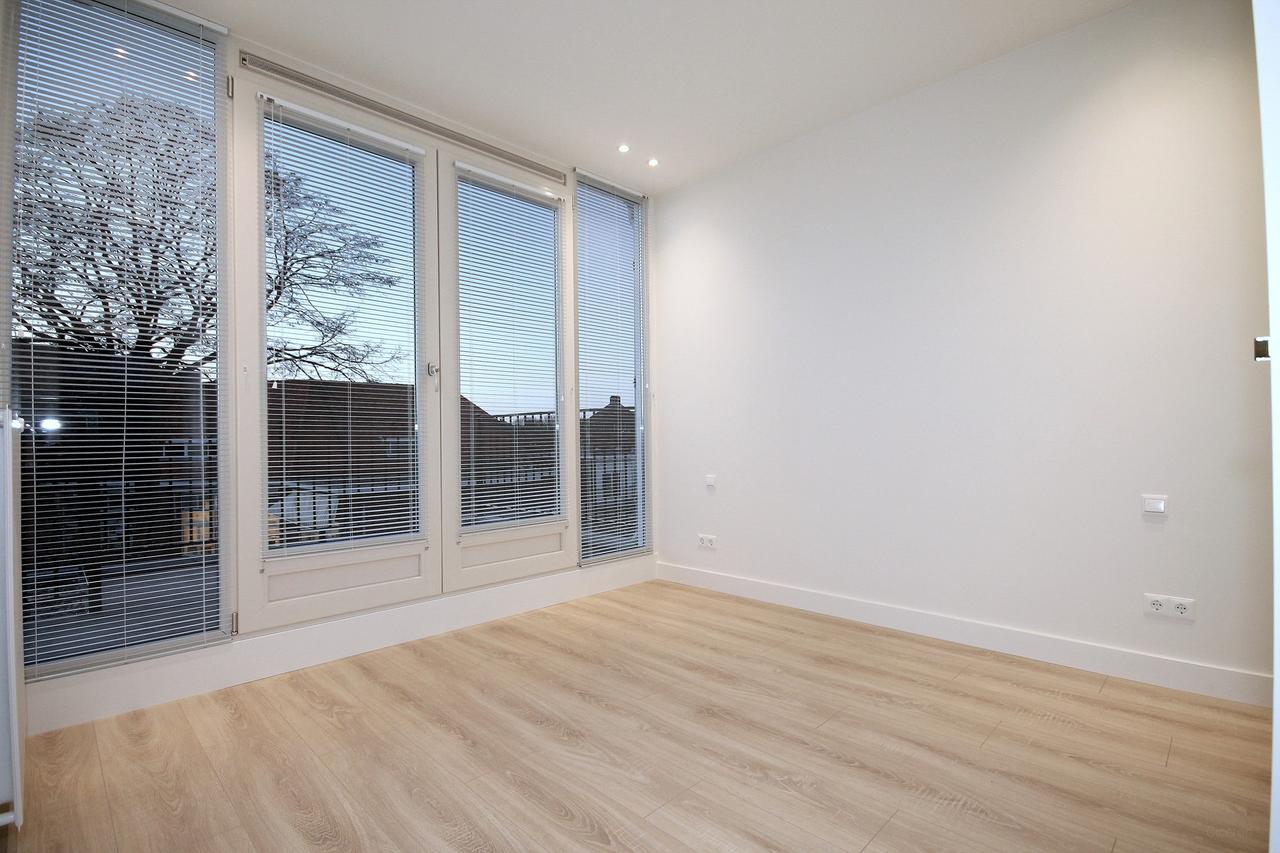 105 m² upper-floor apartment with 2 terraces - Image 29