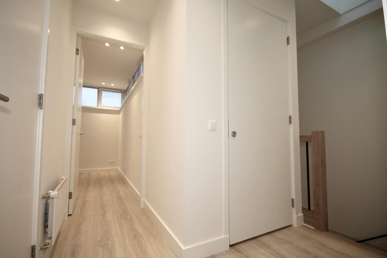 105 m² upper-floor apartment with 2 terraces - Image 38