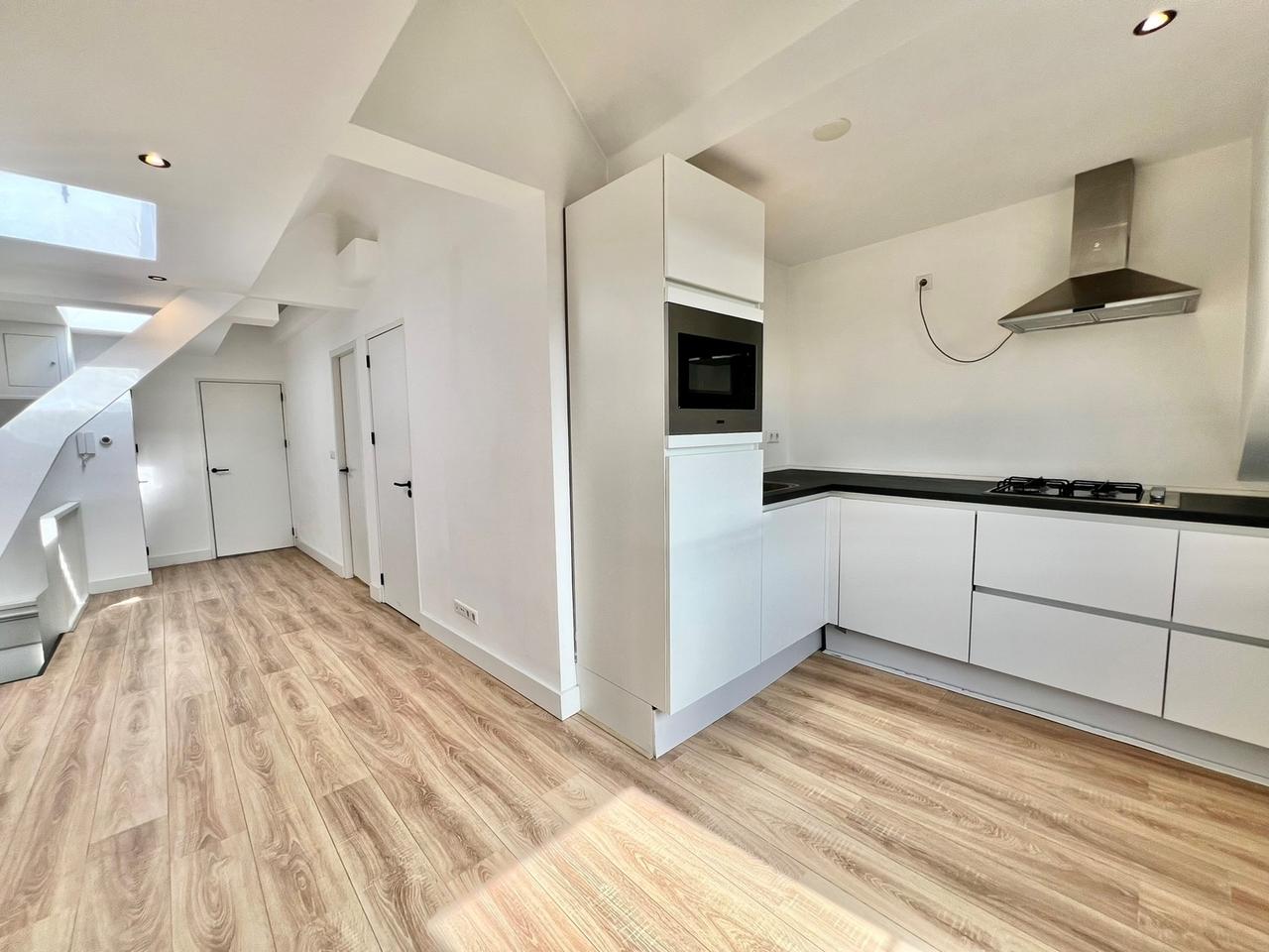 2-slaapkamerappartement met balkon in Oude Noorden - Afbeelding 1