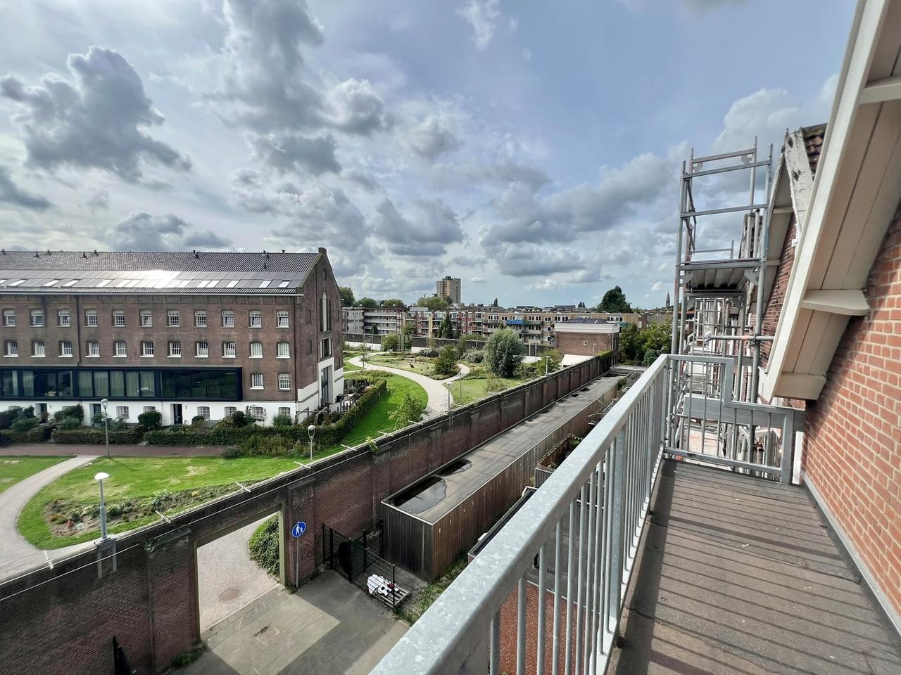 2-slaapkamerappartement met balkon in Oude Noorden - Afbeelding 4