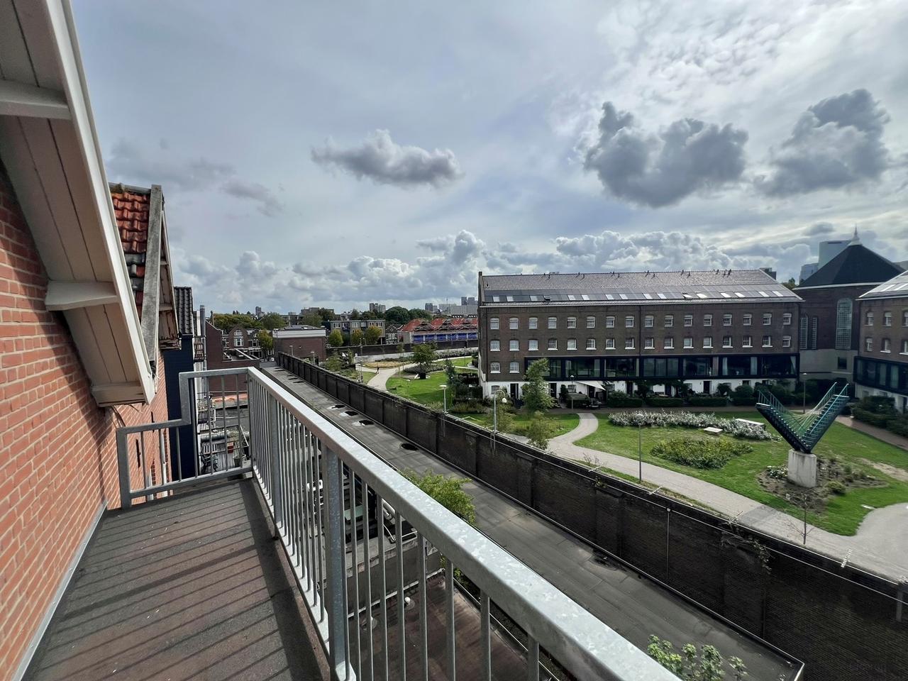 2-slaapkamerappartement met balkon in Oude Noorden - Afbeelding 5