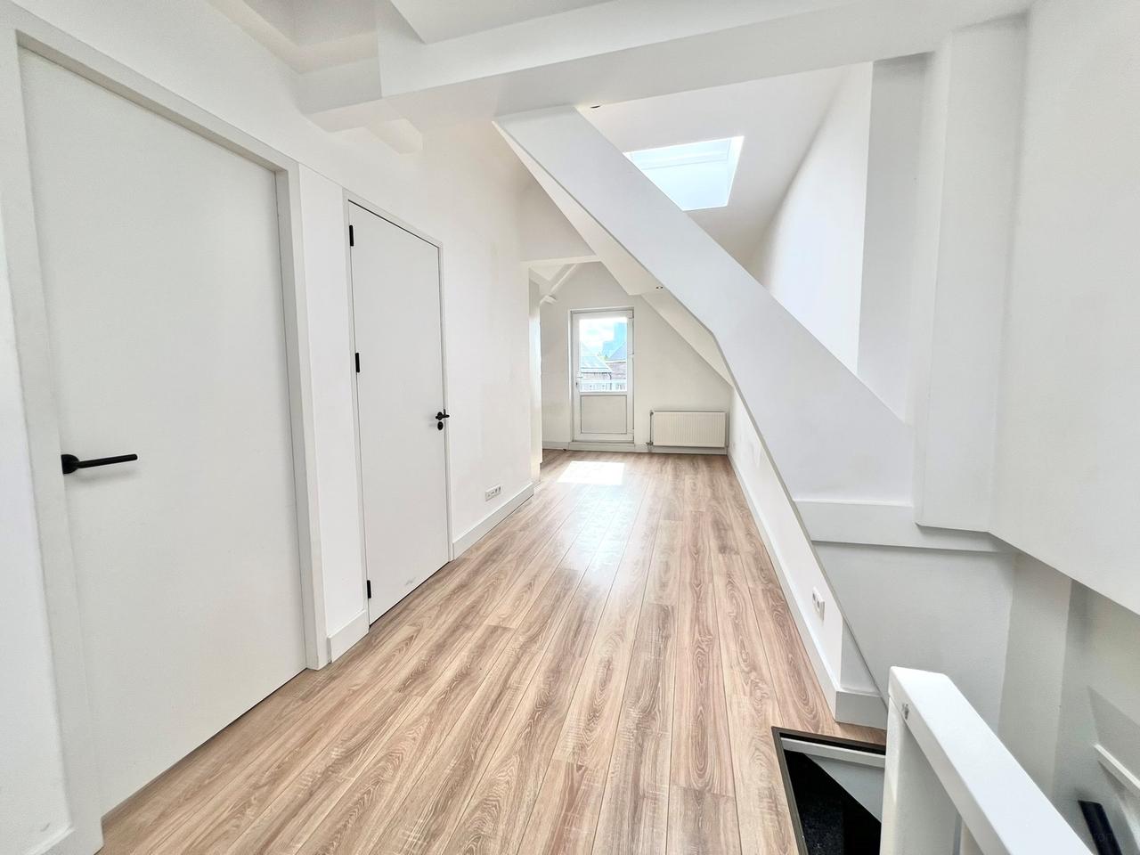 2-slaapkamerappartement met balkon in Oude Noorden - Afbeelding 8