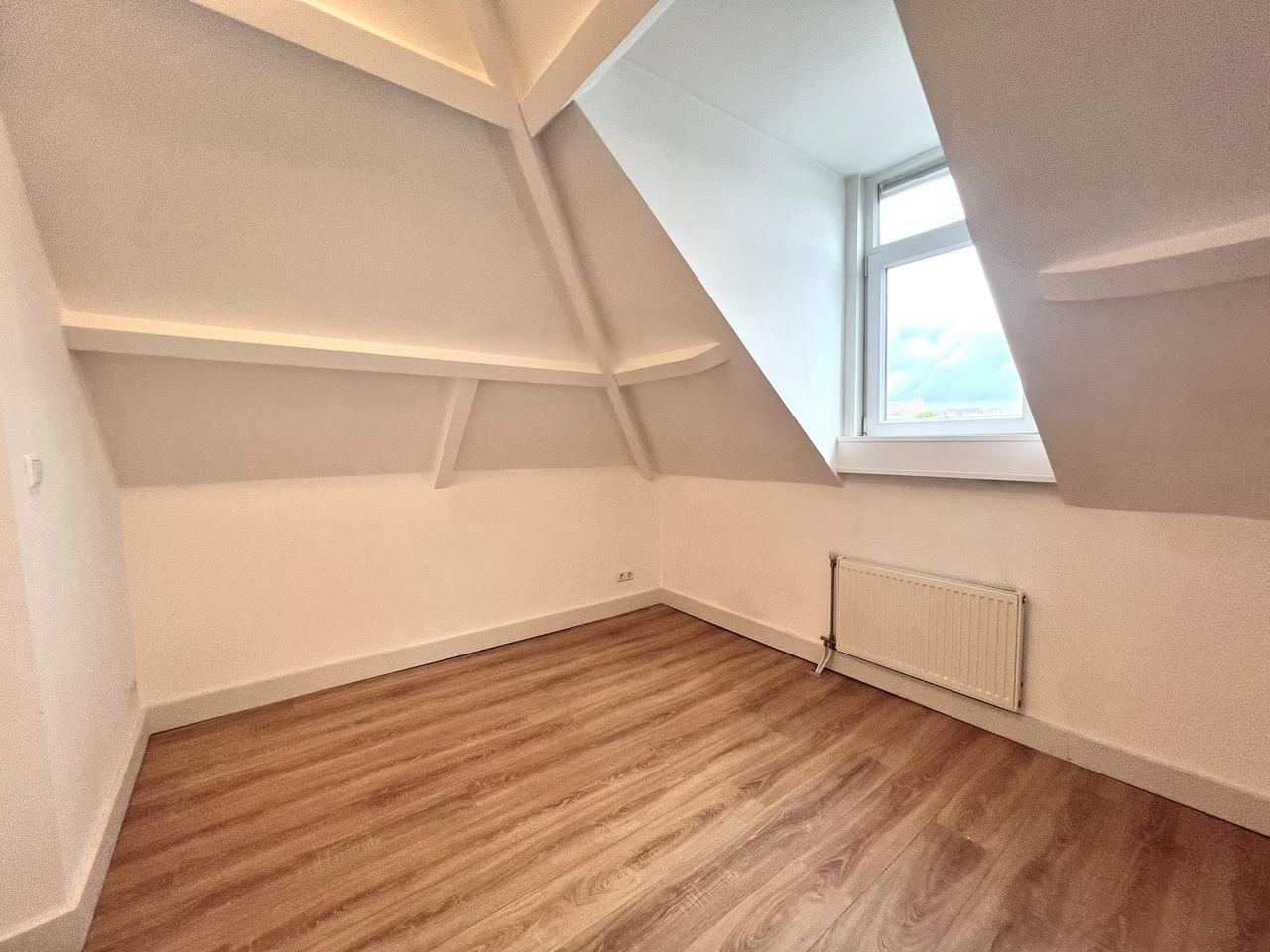 2-slaapkamerappartement met balkon in Oude Noorden - Afbeelding 17