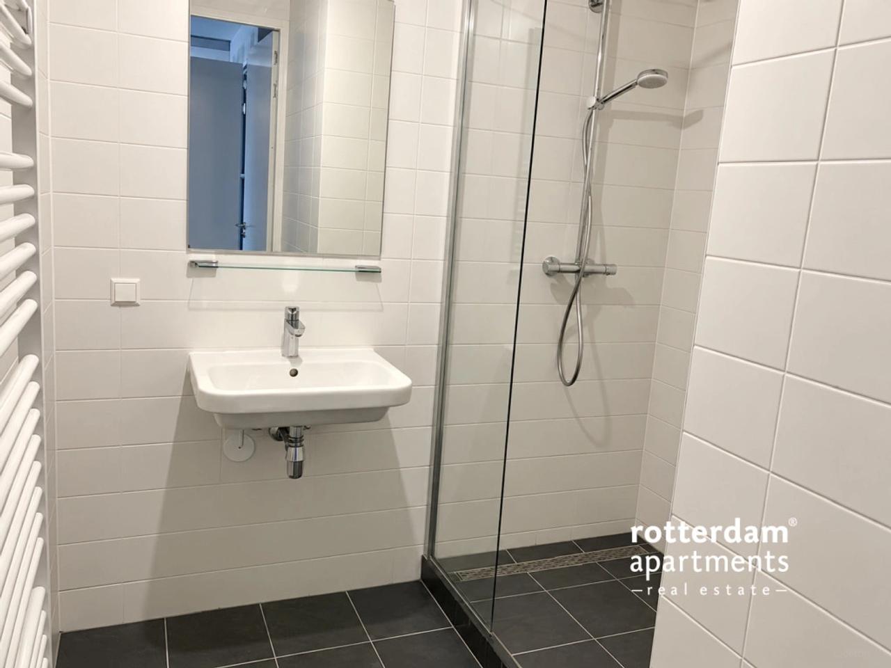 Gemeubileerd 2-kamerappartement met balkon - Afbeelding 9