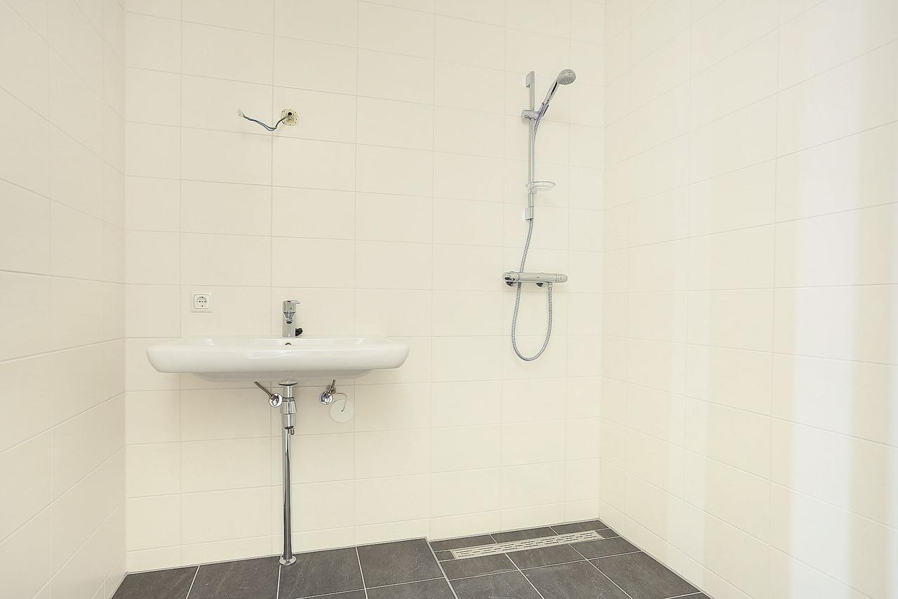 2-bedroom apartment with balcony in Haarlem - Image 7