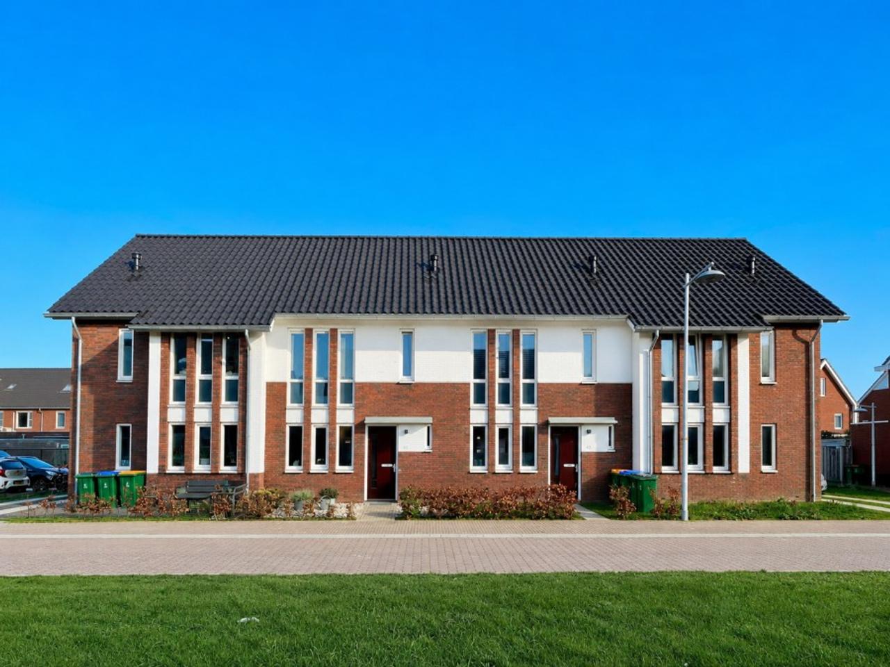 Hoekwoning met garage en 25 m² zolder - Afbeelding 1