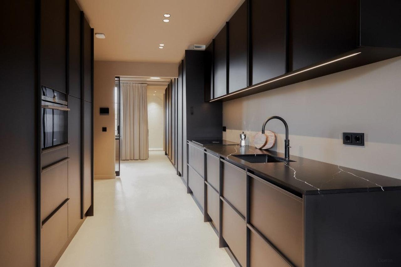 Furnished apartment with terrace in Jordaan - Image 5