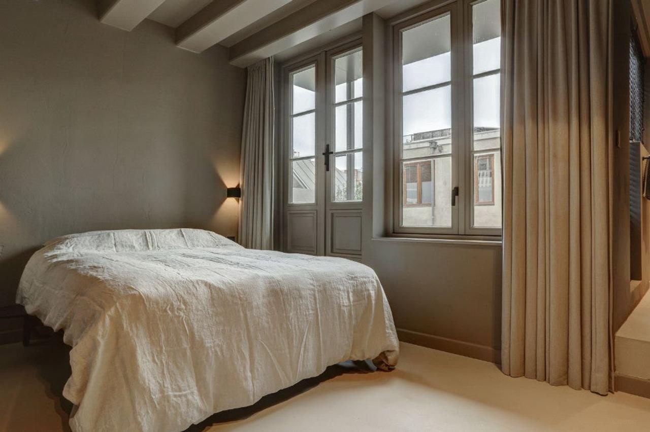 Furnished apartment with terrace in Jordaan - Image 11