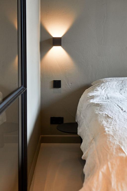 Furnished apartment with terrace in Jordaan - Image 13