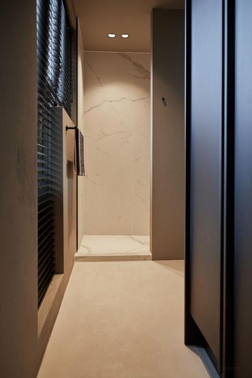 Furnished apartment with terrace in Jordaan - Image 14