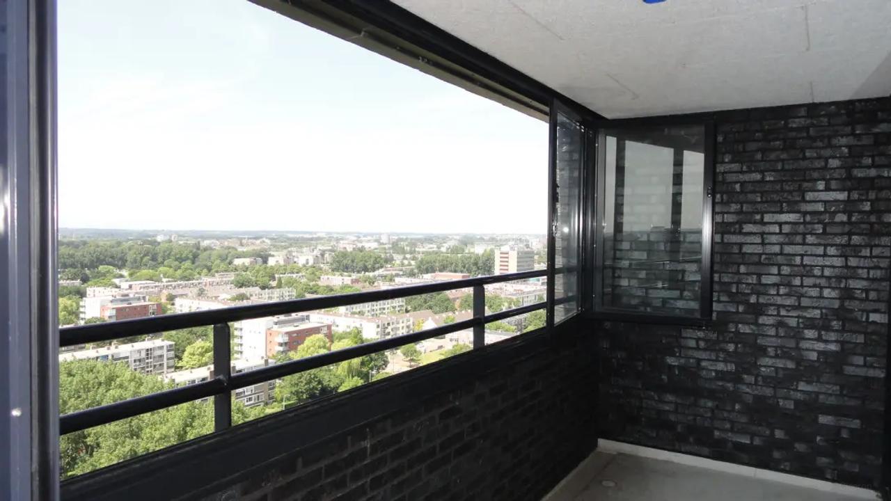 98 m² apartment with parking space - Image 3