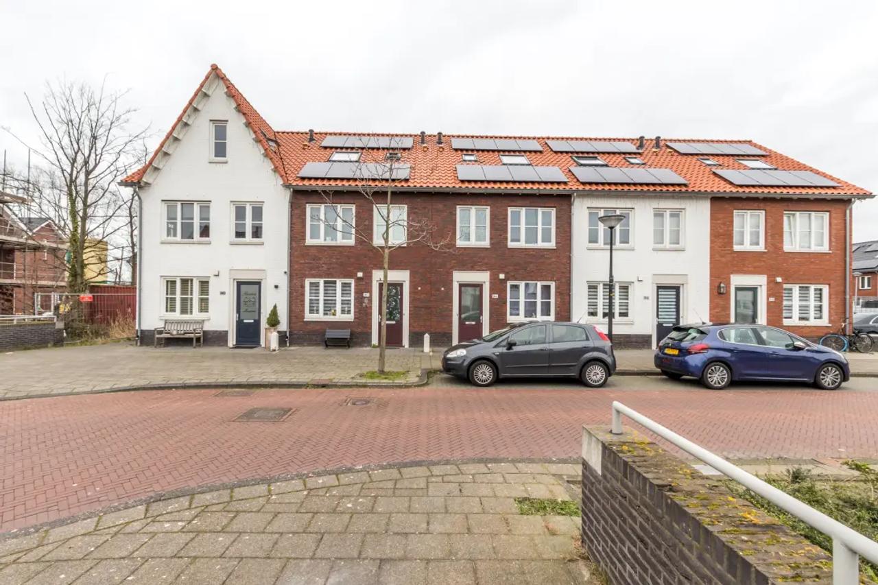 179 m² hoekappartement met parkeren - Afbeelding 3