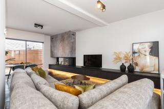 Furnished Apartment with Large Terrace - Image 3