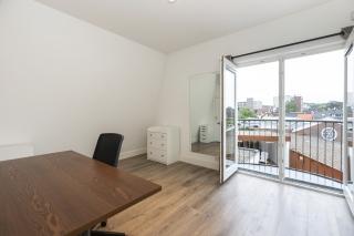 Furnished Apartment with Large Terrace - Image 25