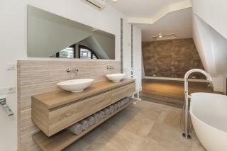 Furnished Apartment with Large Terrace - Image 35