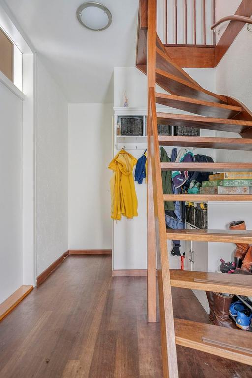 Corner house with 4 bedrooms by the park - Image 6