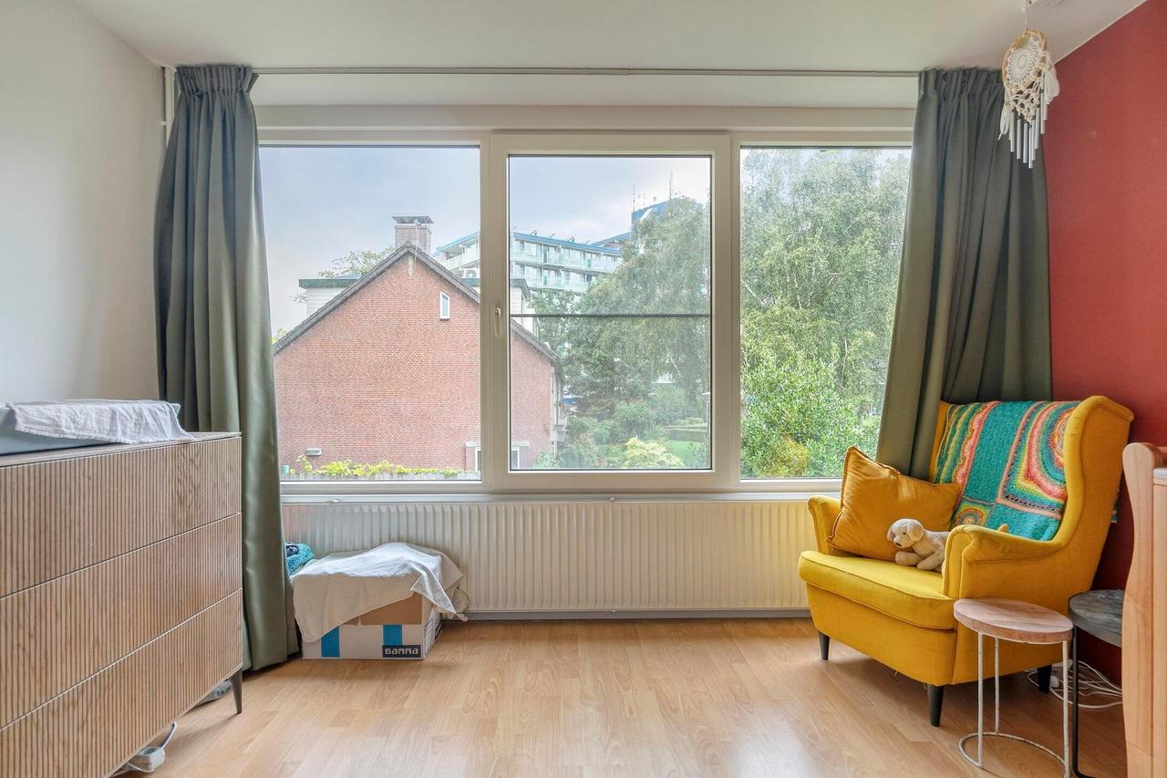 Corner house with 4 bedrooms by the park - Image 20