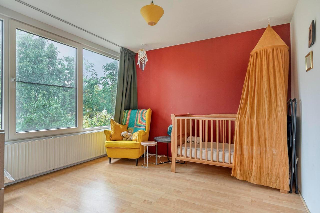 Corner house with 4 bedrooms by the park - Image 21