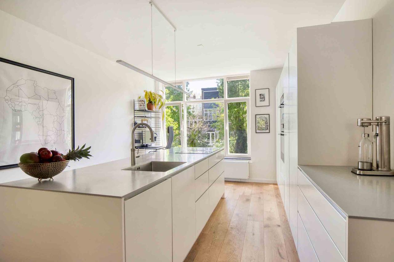 146 m², 4 bedrooms & terrace - Image 3