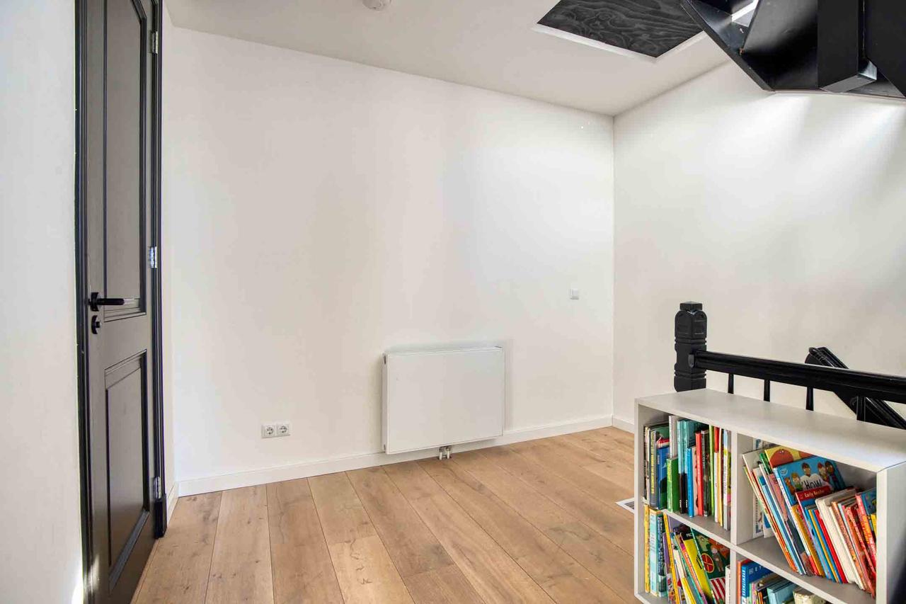 146 m², 4 bedrooms & terrace - Image 14