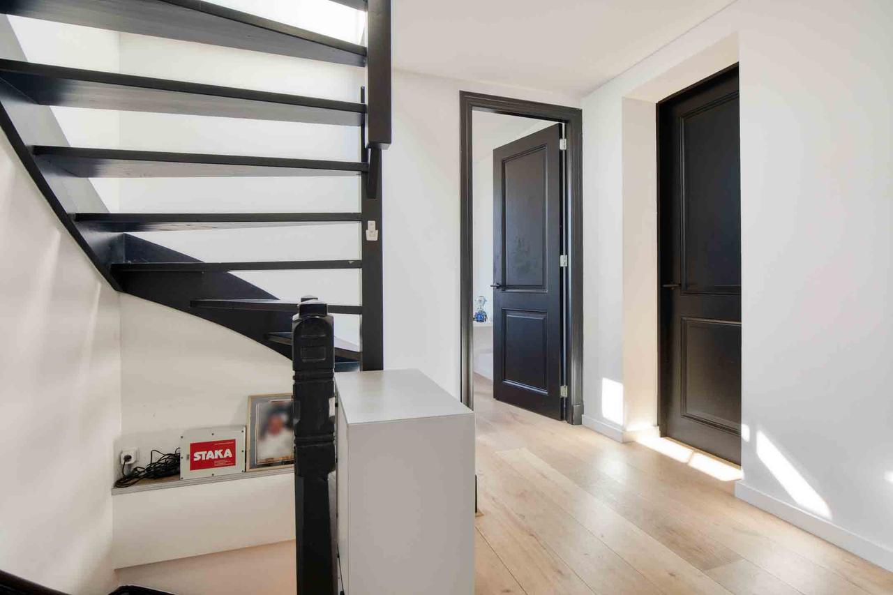 146 m², 4 bedrooms & terrace - Image 15
