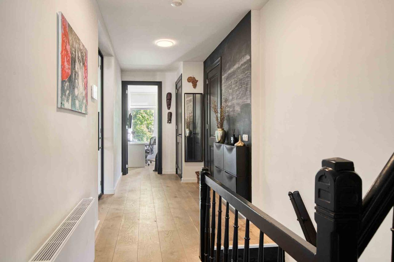 146 m², 4 bedrooms & terrace - Image 36