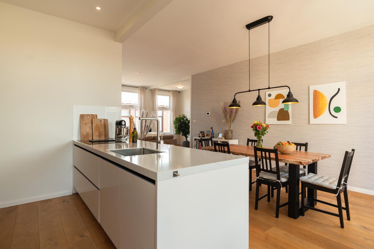 120 m² Home with 4 Bedrooms in Scheveningen - Image 5