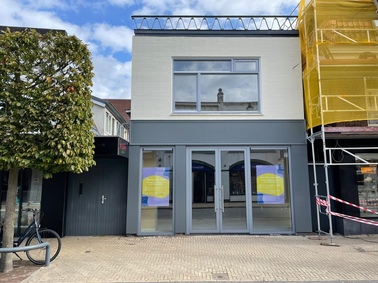 Renovated 2-Bedroom Apartment in Sassenheim - Image 1