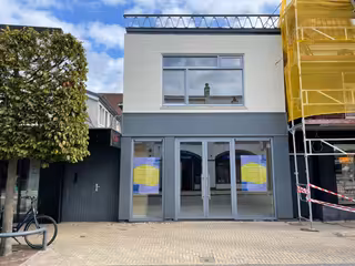 Renovated 2-Bedroom Apartment in Sassenheim