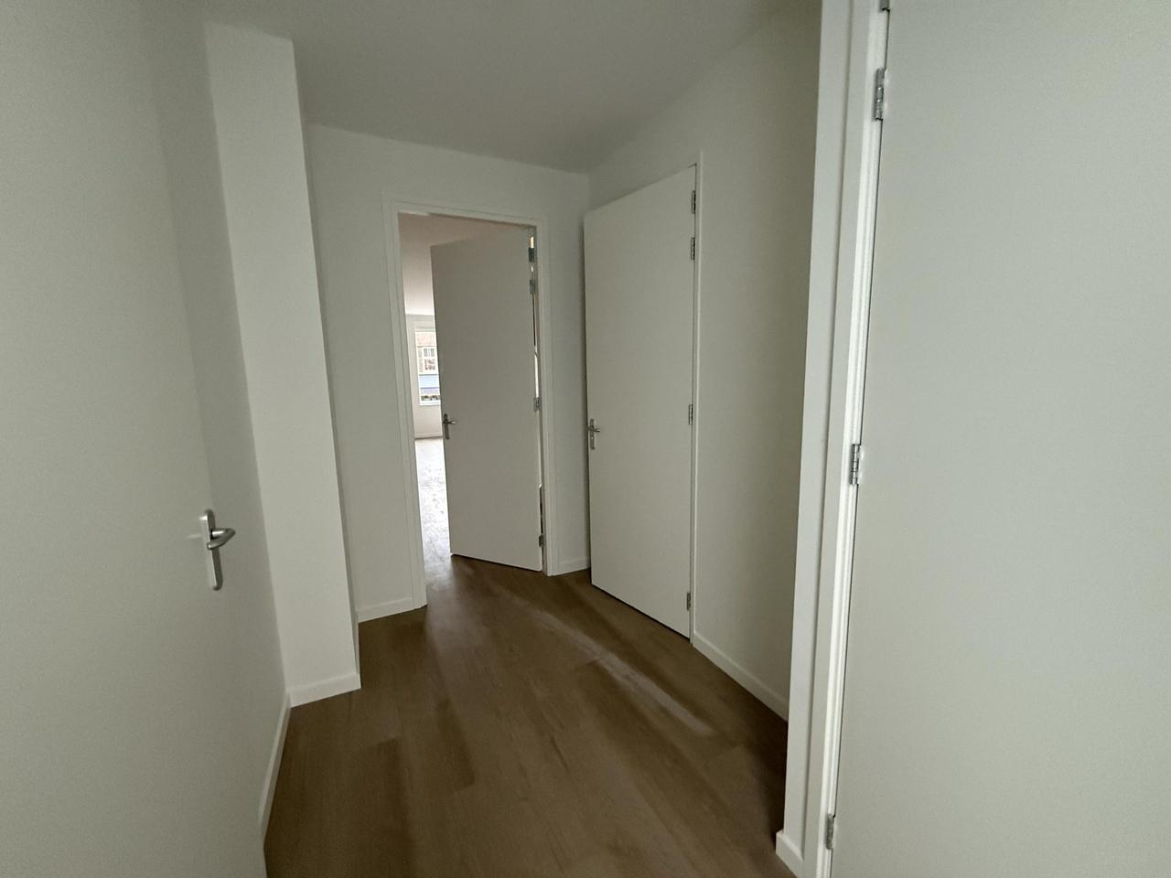 New 2-Bedroom Apartment with Roof Terrace - Image 2