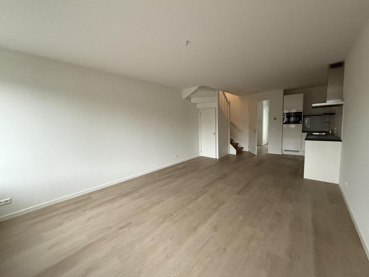 New 2-Bedroom Apartment with Roof Terrace - Image 5