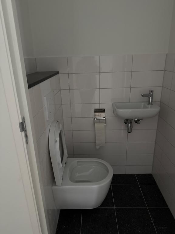 New 2-Bedroom Apartment with Roof Terrace - Image 6
